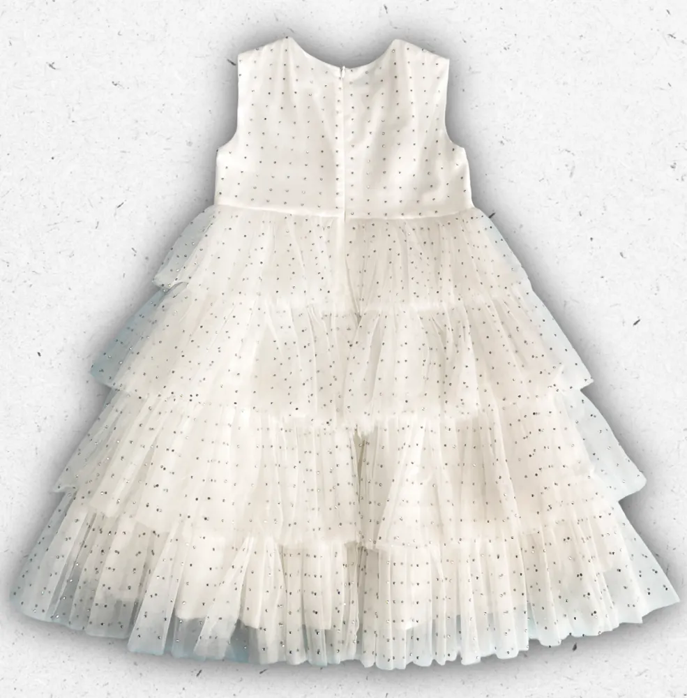 Abito elegante da cerimonia per ragazza firmato Alice Pi. in colore avorio con gonna ampia e dettagli raffinati.