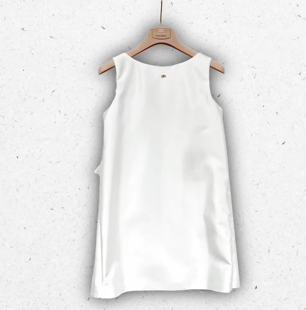 Abito elegante da ragazza color avorio firmato Elisabetta Franchi La Mia Bambina con taglio svasato e logo dorato sulla nuca.