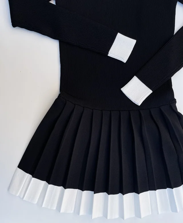 Abito Patrizia Pepe Ragazza Nero con Gonna e Rifiniture Bianche – Elegante e Chic