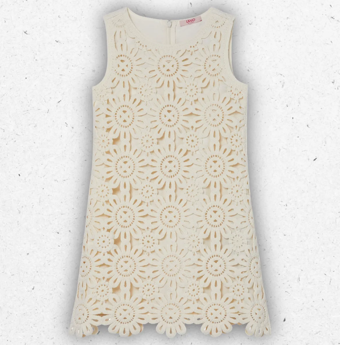 Abito corto da ragazza Liu Jo in macramè di cotone beige con ricamo traforato e fodera coordinata.