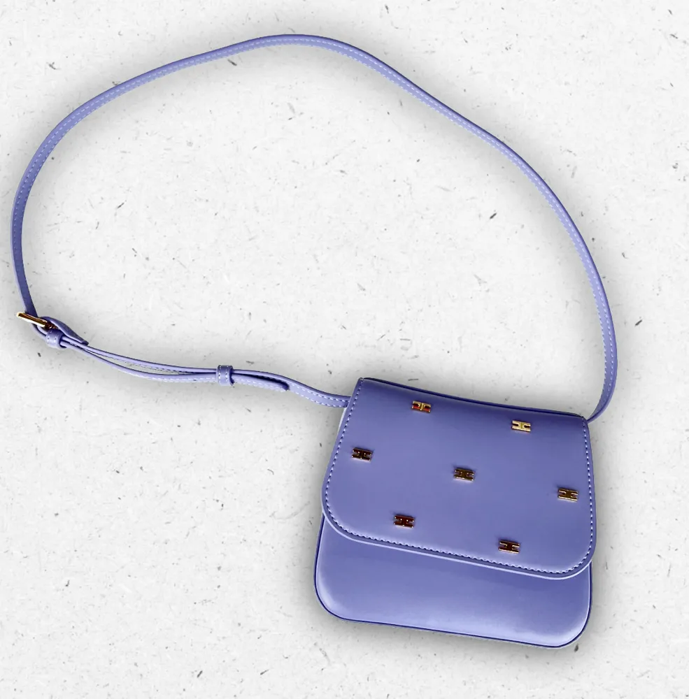 Mini borsa da ragazza Elisabetta Franchi La Mia Bambina con logo EF, disponibile nei colori lilla, nero e avorio.