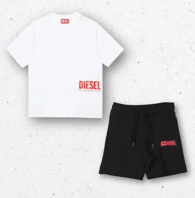 Completo Ragazza Diesel T-Shirt Bianca e Short Nero in Cotone con Logo Rosso