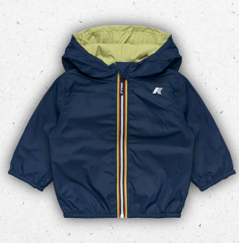 Giacca reversibile per neonato K-Way Jake Plus.2 con cappuccio, disponibile nelle varianti lime-blu e rosa-bianco, impermeabile e impacchettabile.