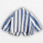 Giacca sartoriale per neonata Pure Firenze in misto lino a righe verticali bianche e azzurre, con bottoni effetto corno e spilla a forma di mongolfiera. 1