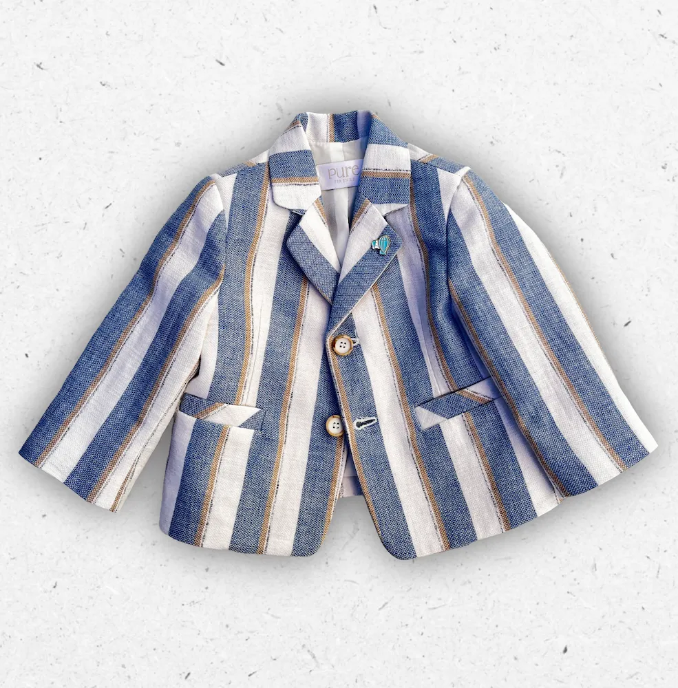 Giacca sartoriale per neonata Pure Firenze in misto lino a righe verticali bianche e azzurre, con bottoni effetto corno e spilla a forma di mongolfiera.