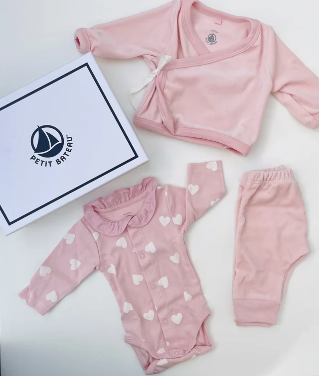 Gift Box Petit Bateau neonata Set regalo 2 pezzi in velluto con body con stampa a cuori