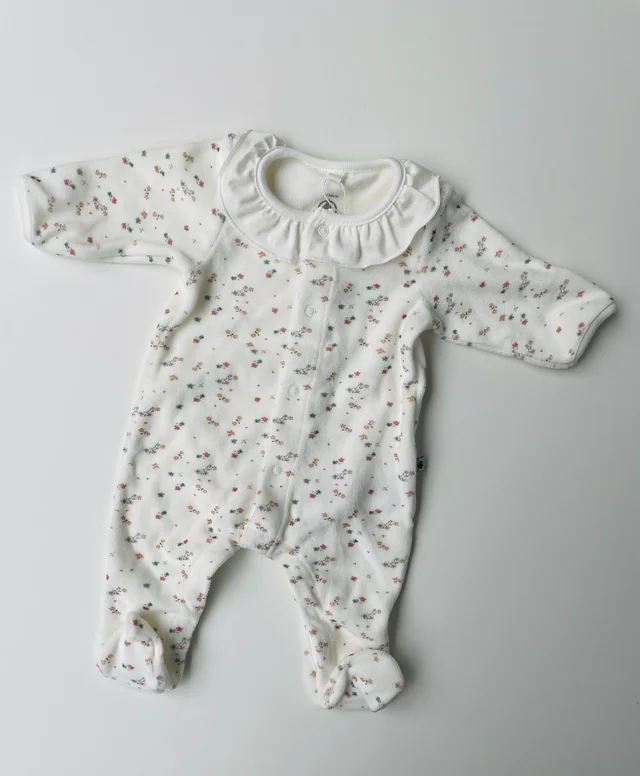 Pagliaccetto con piedini pigiama colletto neonato bianco fiori Petit Bateau
