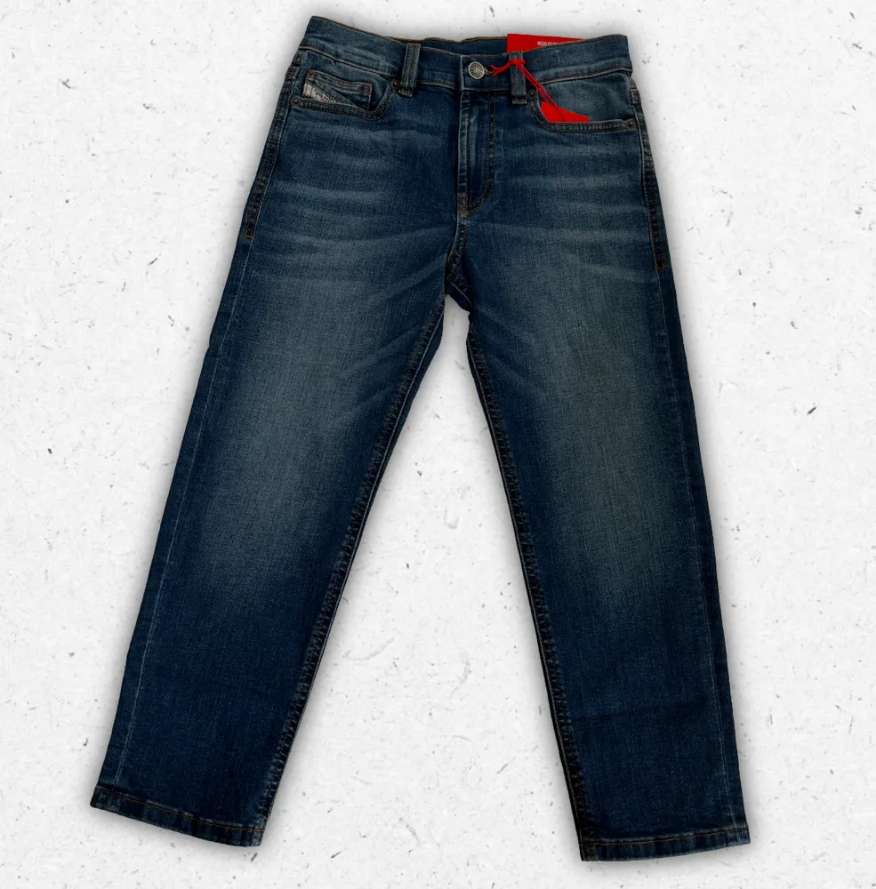 Pantalone Diesel da ragazza modello urban in cotone stretch con logo e dettagli distintivi del brand.