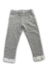 Pantalone in felpa Maperò per bambino, colore grigio, con lavorazione a spina di pesce (Chevron) e risvolto in maglia sul fondo. 1
