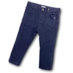 Pantalone Jeckerson per bambino in gabardina blu scuro, con toppe sulle ginocchia e logo applicato. 1