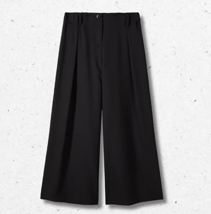 Pantalone Patrizia Pepe da ragazza nero, gamba larga, tessuto in crepe, collezione Autunno Inverno 2026-2027