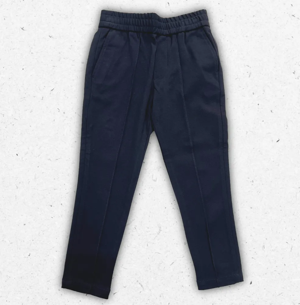 Pantalone elegante da bambino Emporio Armani in cotone stretch blue navy con tasche a filo, ideale per abbinamenti da cerimonia.