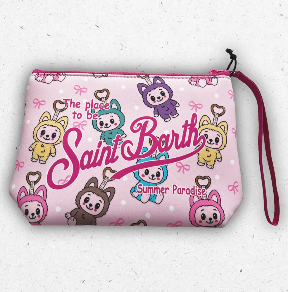 Pochette rosa MC2 Saint Barth modello Aline con stampa Labubu, pois, fiocchetti e logo centrale fucsia.