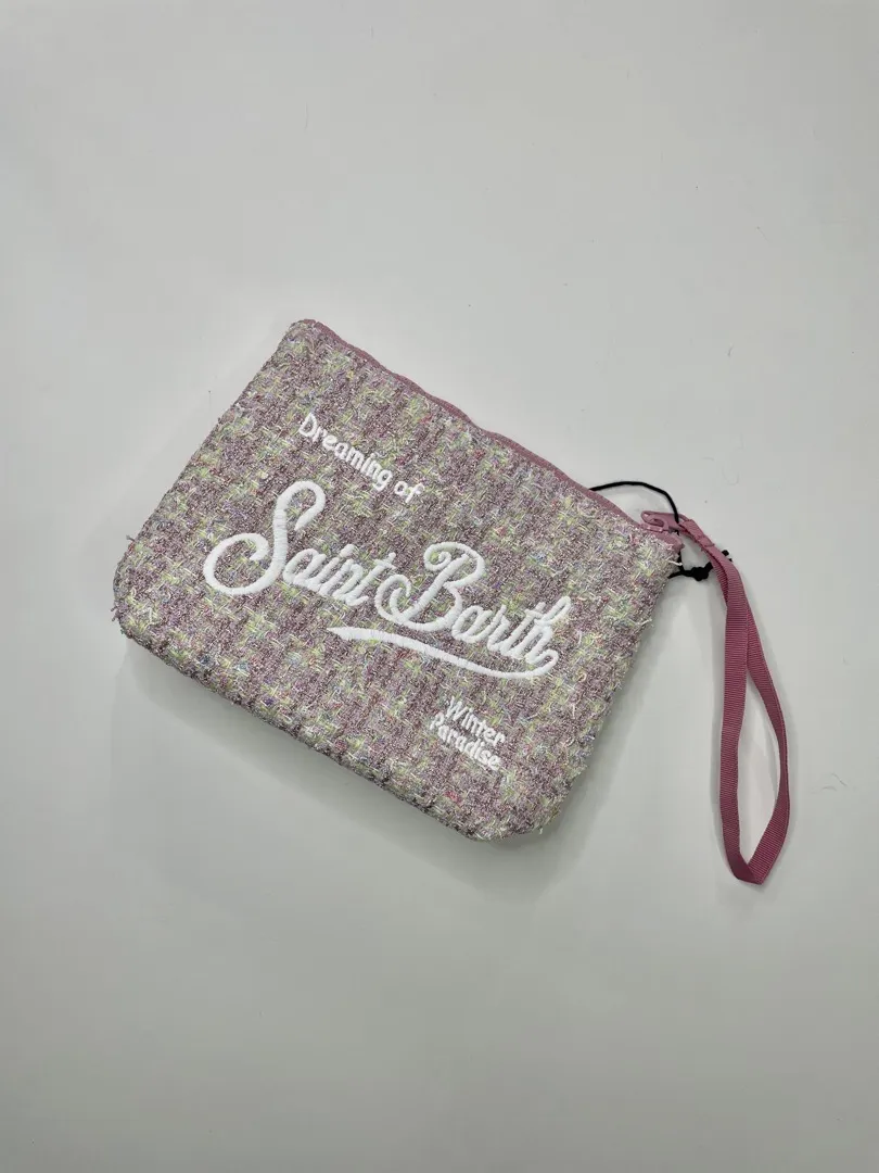 Pochette Mc2 Saint Barth modello Aline in tweed lurex rosa, con passante per il polso e logo ricamato.