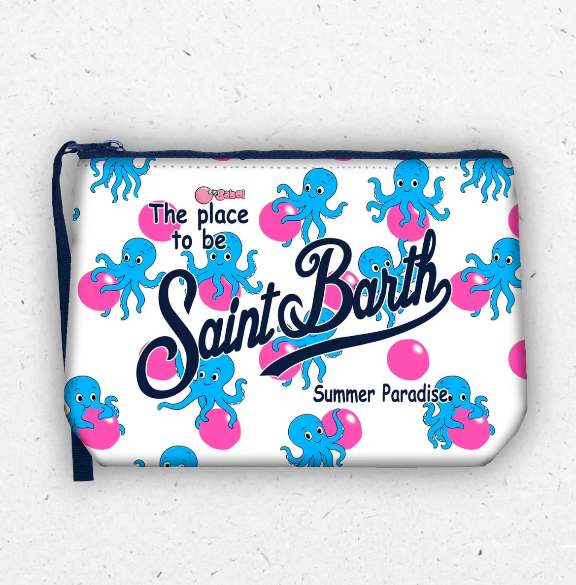 Pochette MC2 Saint Barth modello Aline in collaborazione con Big Babol, colore bianco con stampa di polipi blu e bolle rosa, logo ricamato navy e chiusura a zip.