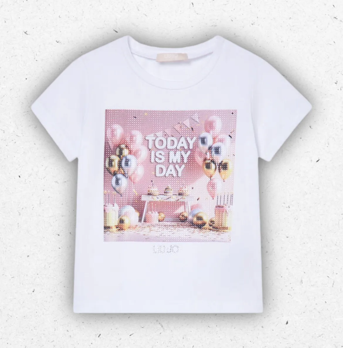 Set compleanno da bambina Liu Jo Better composto da T-shirt bianca in cotone con stampa celebrativa in strass e borsa shopper abbinata.