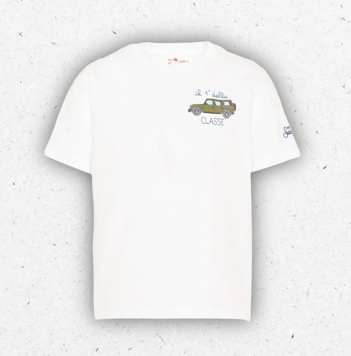 T-shirt bianca da bambino MC2 Saint Barth con stampa di un'auto Panda verde e tavola da surf, ricamo "il 1° della CLASSE" e logo sulla manica.