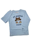 T-shirt a maniche lunghe MC2 Saint Barth per bambino, colore Azzurro Cielo. Presenta un ricamo di un orso sul davanti. 1