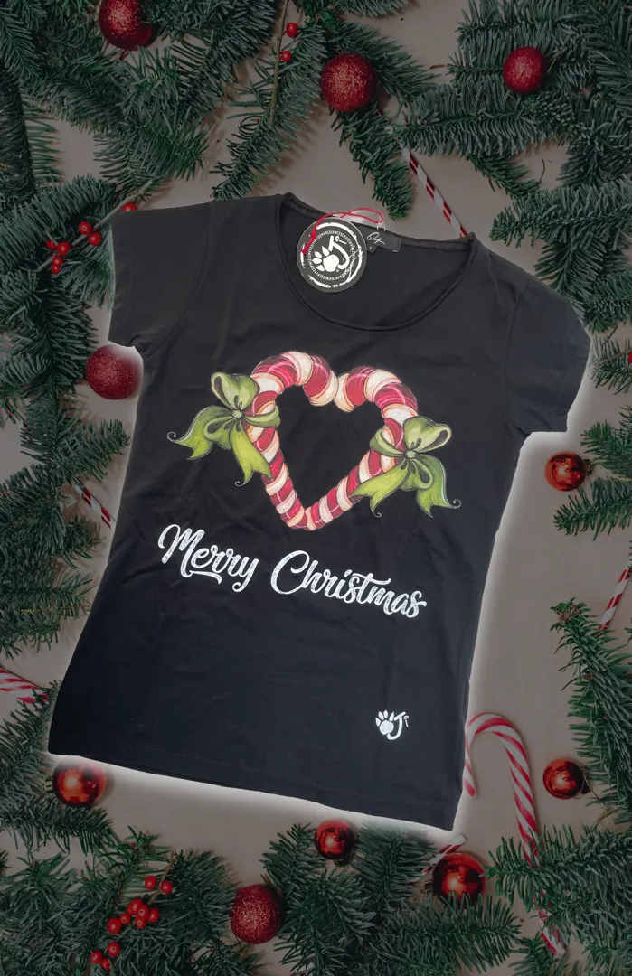 T-shirt Oji Brand a manica corta per ragazza, colore nero, con stampa natalizia di un pupazzo di neve in cappello e sciarpa rossa.