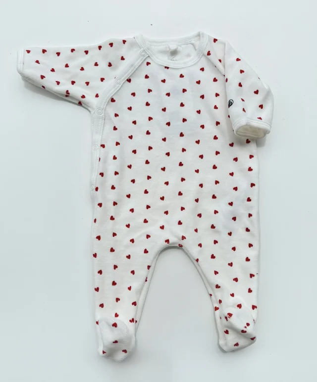 Tutina con fantasia cuori Petit Bateau per neonato