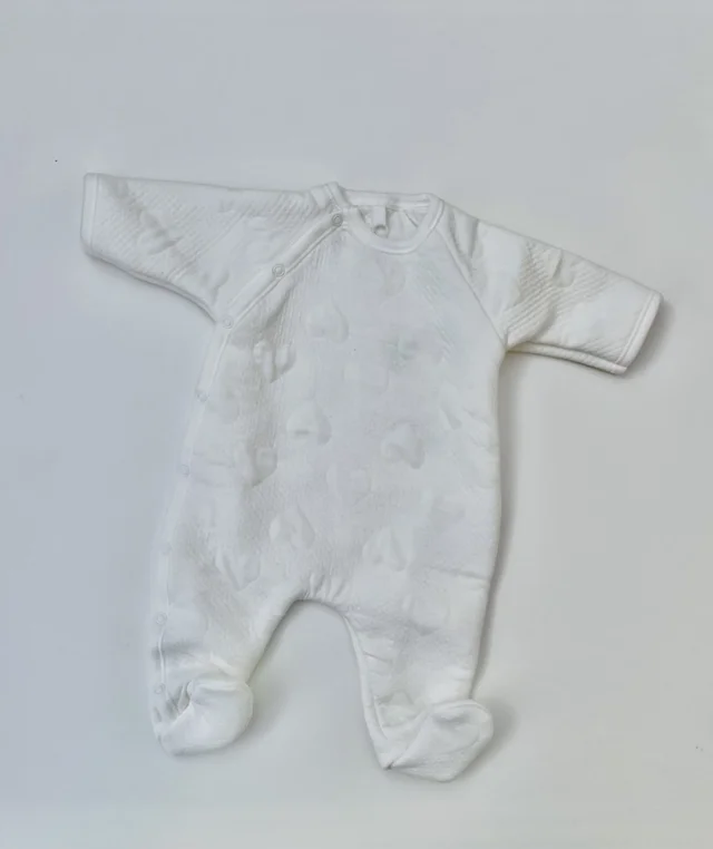 Tutina piedi neonato bianca con cuori Petit Bateau
